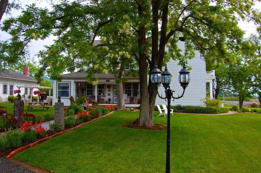 Bybee'S Historic Inn Jacksonville Exterior photo
