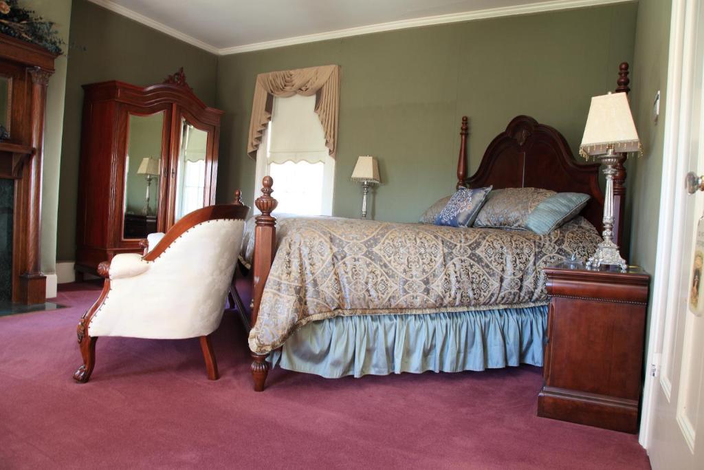 Bybee'S Historic Inn Jacksonville Room photo